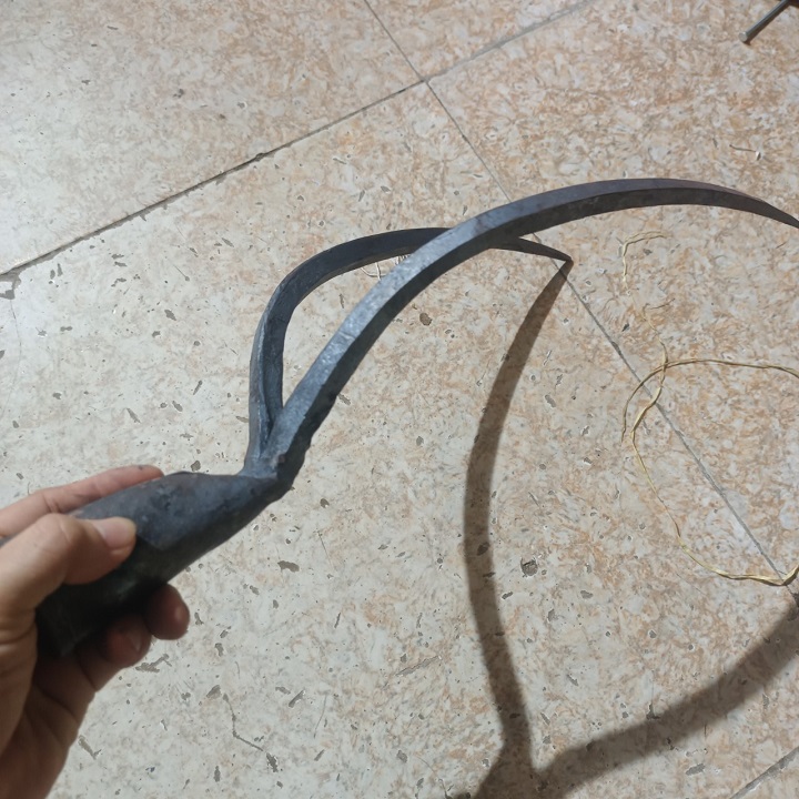 Dụng Cụ Gẩy Rơm Cò Neo, Nỉa Rơm,Cây Móc Rơm 2 Răng Tiện Lợi , Siêu Cứng