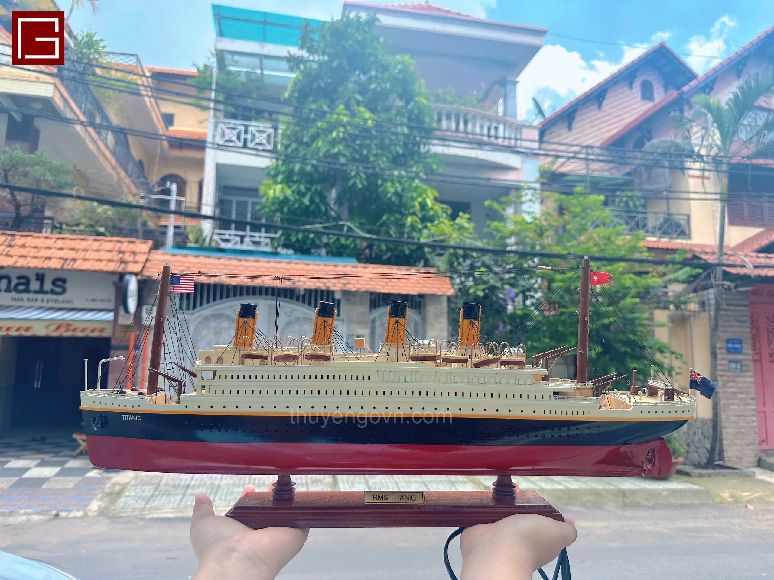 Mô Hình Thuyền Gỗ Trang Trí Phong Thủy RMS TITANIC PAINTED, tàu du lịch, thuyền trang trí chính hãng