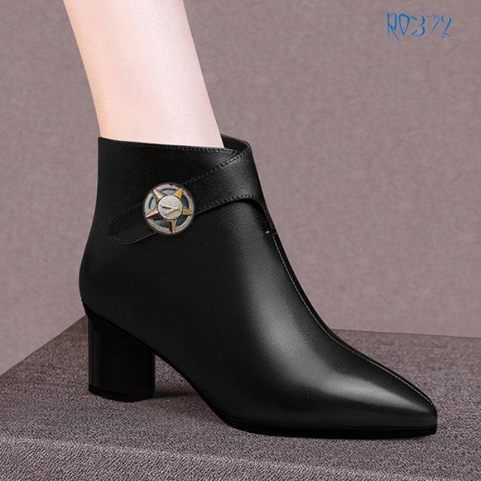 Boot thời trang nữ da lì cao cấp ROSATA RO372 - Đen, Đỏ - HÀNG VIỆT NAM - BKSTORE