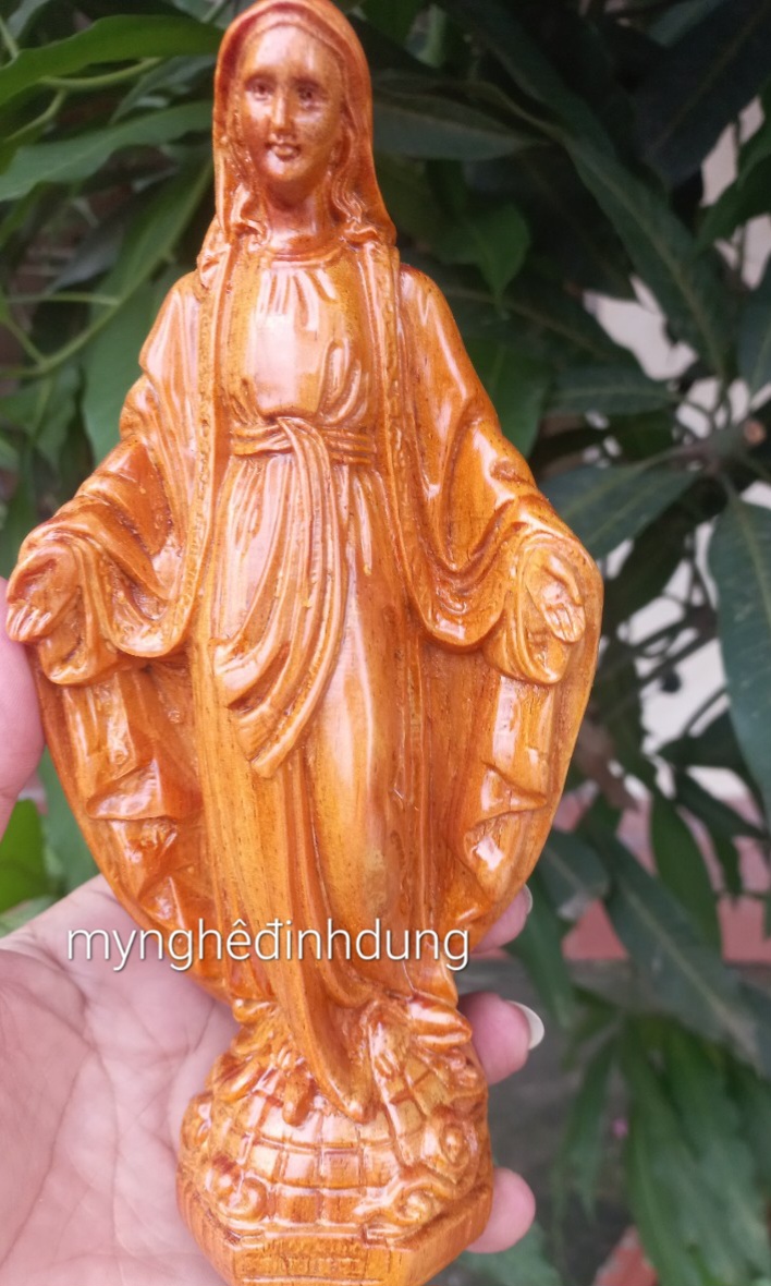 Tượng đức mẹ ban ơn bằng gỗ huyết long đẹp long lanh kt cao 20cm