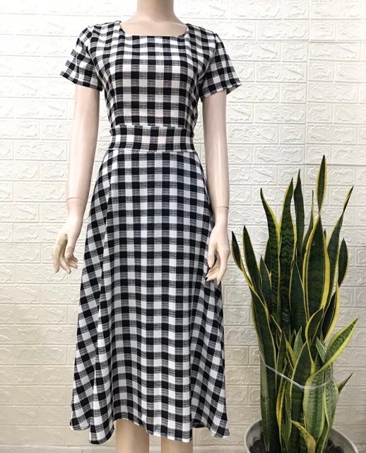 ĐẦM XOÈ VINTAGE CARO CỔ TRÒN