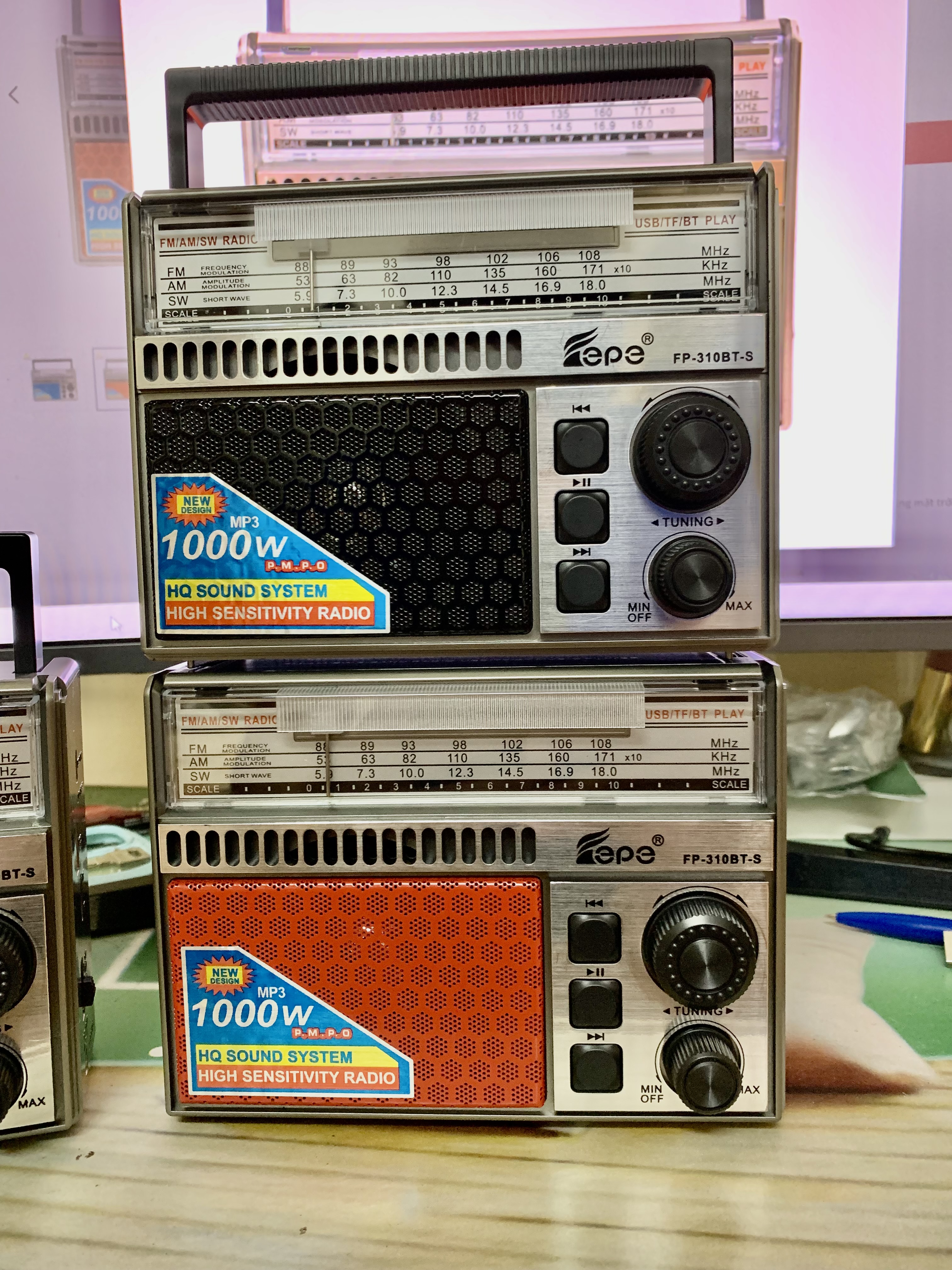 Đài radio 310BT Chất Lượng Tốt Am/Fm/Sw Đa Chức Năng Radio Với USB/Khe Cắm SD -kết nôi Bluetooth -tích hợp pin sạc-Hàng Chính Hãng