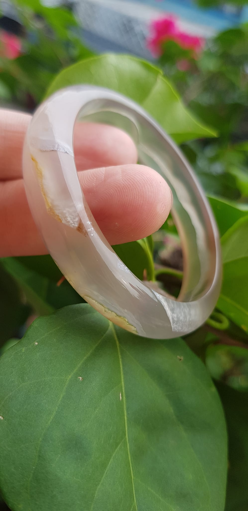 Vòng tay phong thuỷ Nữ Bản Hẹ Đá Mã Não Trắng trong vân hoa đẹp Vòng màu trắng trong Ni 50mm x Cao 12mm x dầy 6,5mm Hợp nữ mệnh kim mệnh Thủy ạ