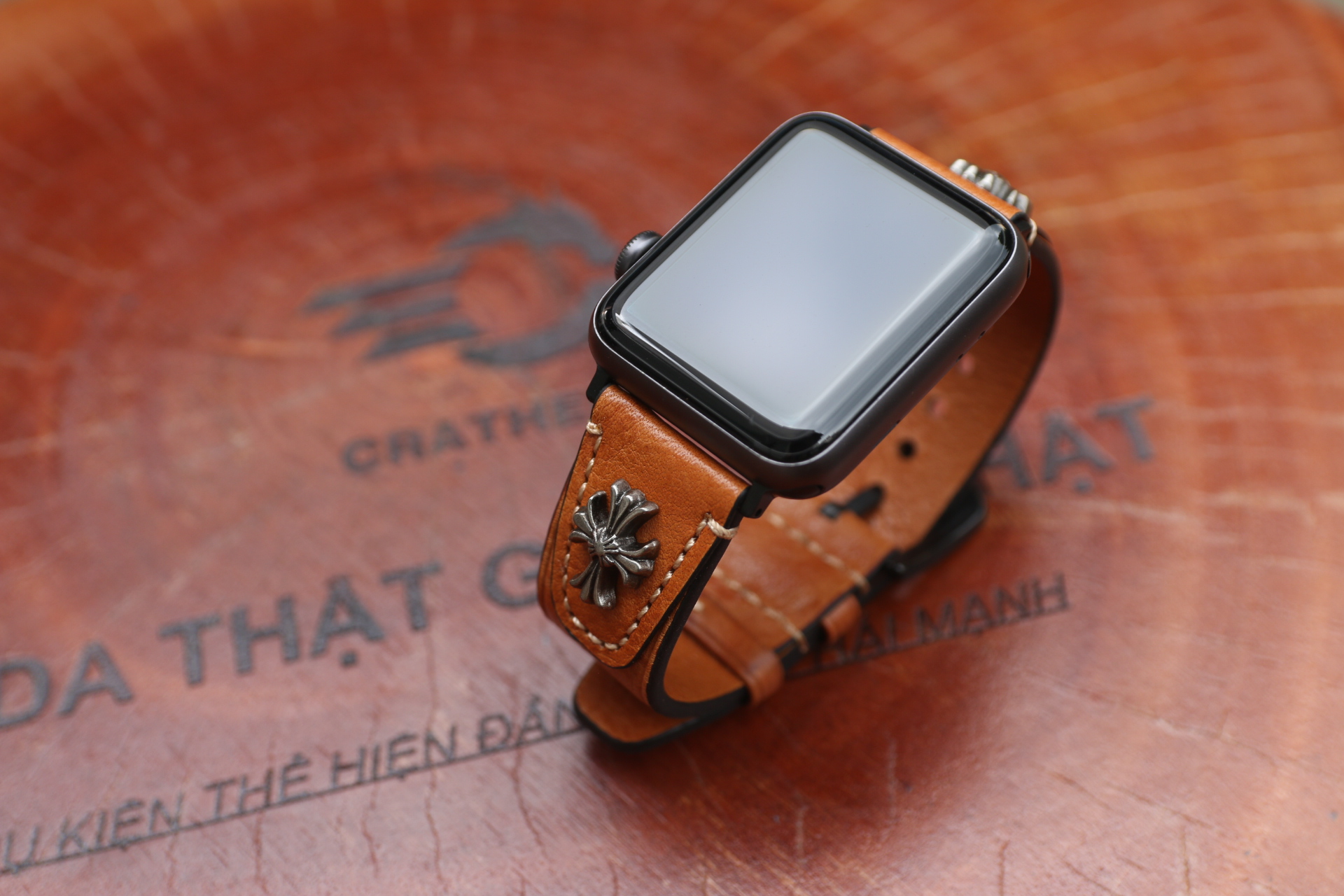 Dây da thay thế dành cho đồng hồ Apple Watch Da Bò Pullup Rivet chữ thập Khóa Thép 316L Dành Cho Series SE 7| 6 | 5 | 4 | 3 | 2 | 1 - Hàng chính hãng