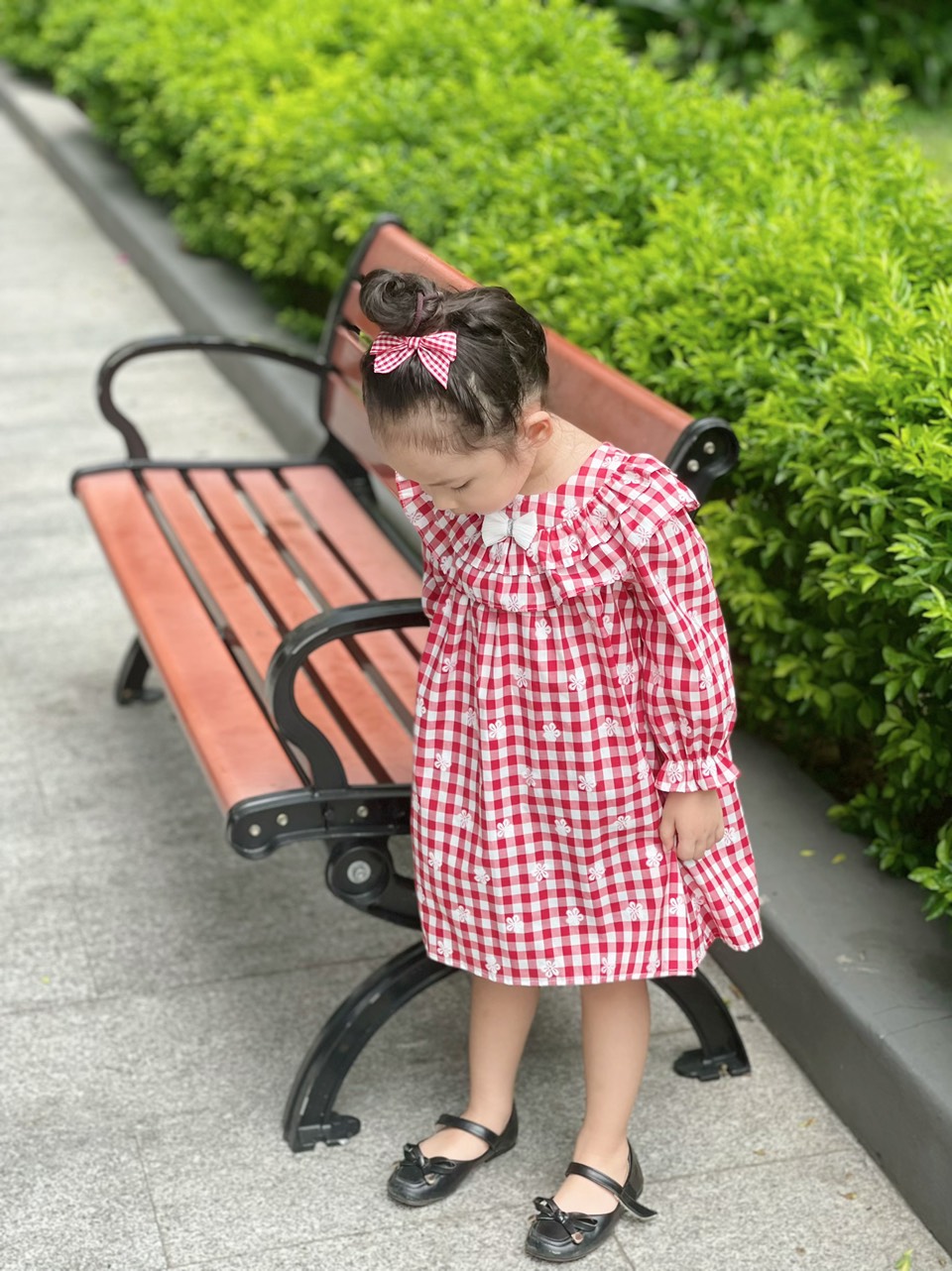 Váy bé gái thu đông 1-10 tuổi kẻ đỏ đính nơ, Đầm dài tay cho bé cao cấp vải thô boi mềm thoáng