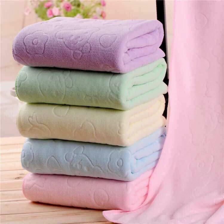 Khăn tắm siêu mỏng khổ lớn 140 x 70cm dùng quấn khi tắm cho bé yêu
