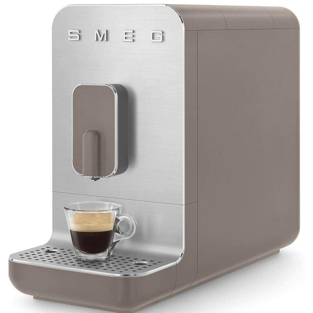 Máy Pha Cà Phê Kết Hợp Máy Xay Cafe Tự Động Smeg BCC02RDMEU Red, Dung Tích 1.4L, Áp Suất 19 Bar, Nhập Đức, BH 12 Tháng