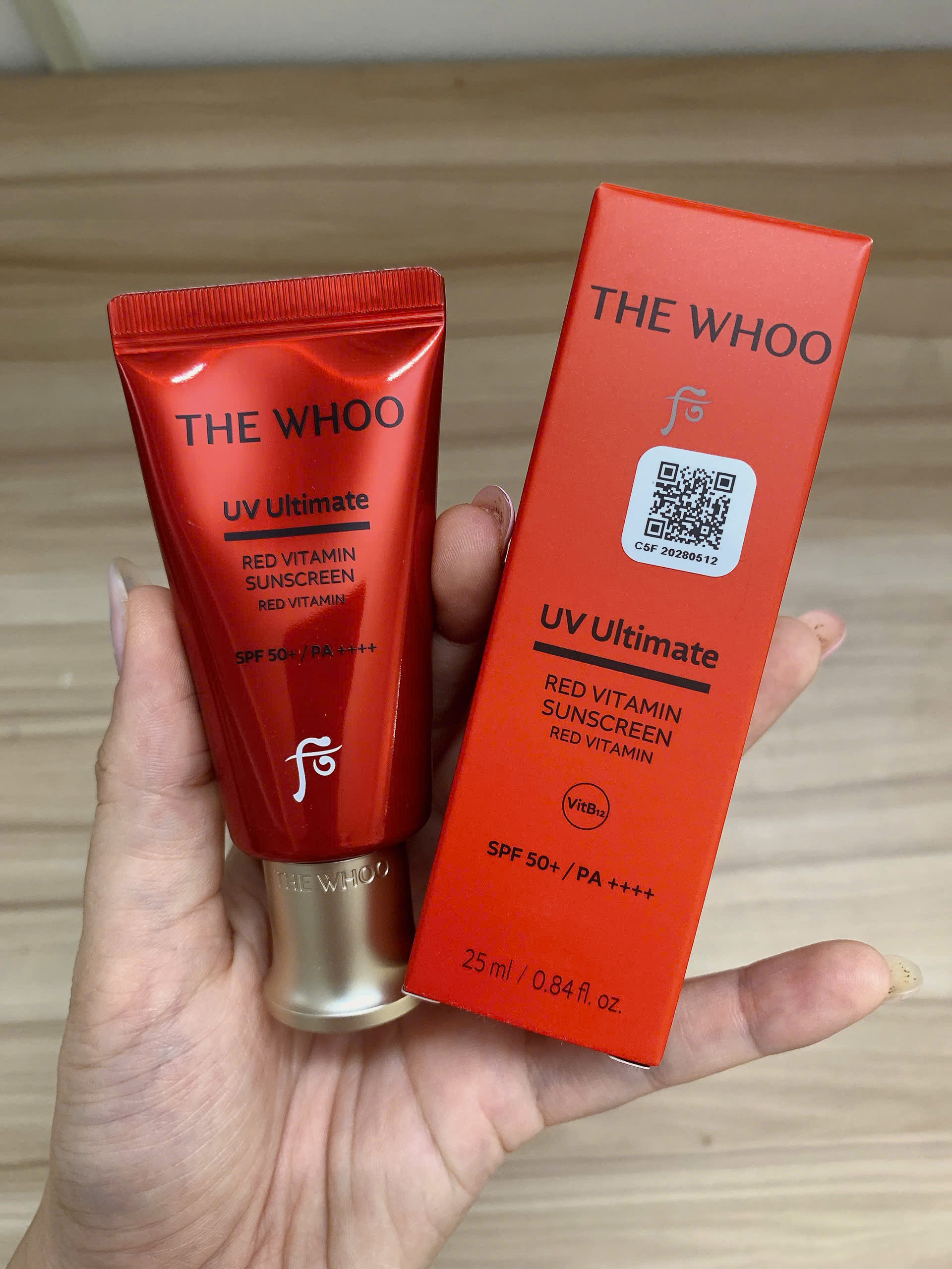 Tinh chất chống nắng chống lão hóa, chống oxy hóa làm dịu da The Whoo UV Red Vitamin Sunscreen 25ml
