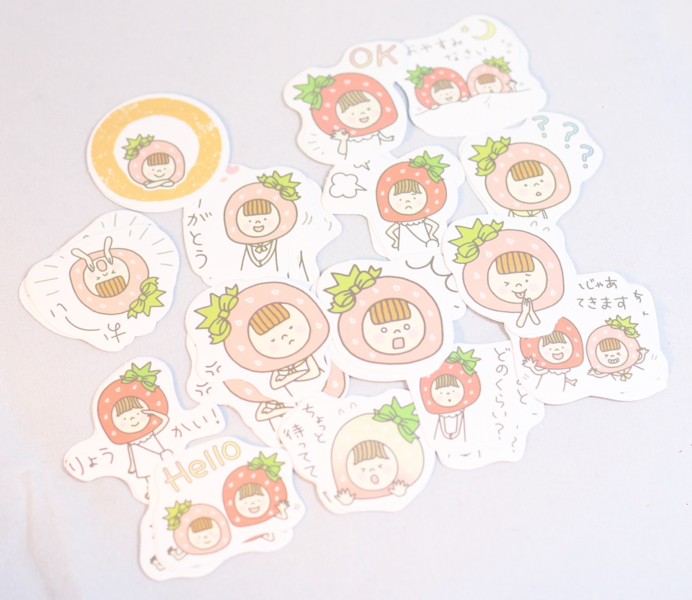 Hộp 45 Miếng Dán Sticker Trang Trí Cô Bé Quả Dâu