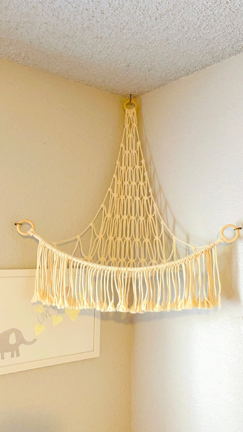 Giỏ Treo Thú Bông Trang Trí Góc Tường Nghệ Thuật Tết Dây Thủ Công Macrame. Trang Trí Nhà Cửa. GTTB01. 