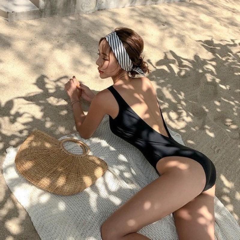 Bikini liền khoét lưng sexy (hình thật chụp sàn)