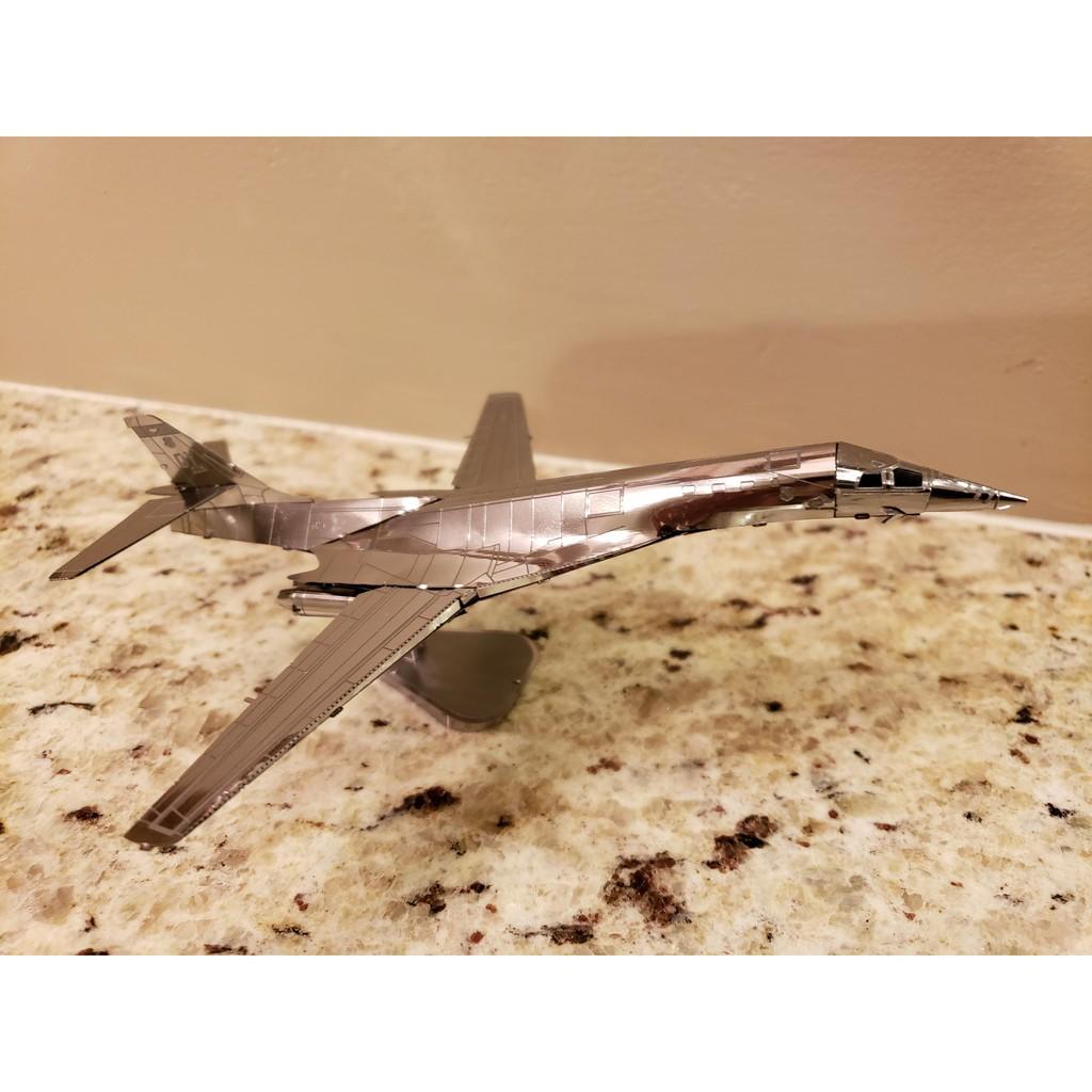 Mô Hình Lắp Ráp 3d Máy bay ném bom B-1B Lancer