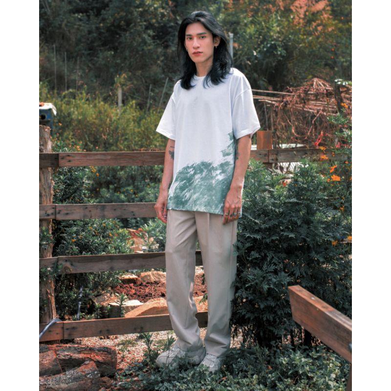 Áo thun Y218 WINDY TEE màu trắng in vệt màu