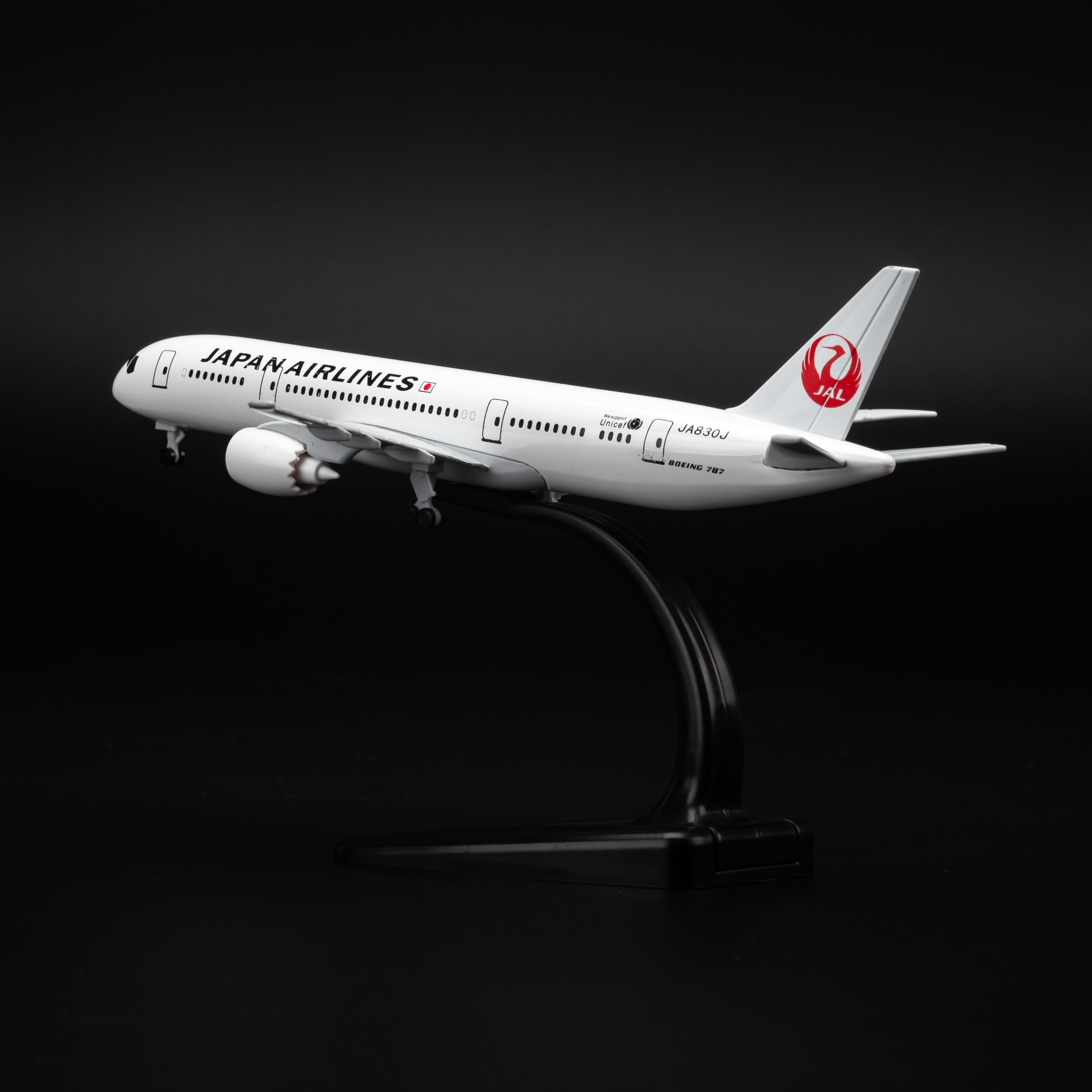 Mô hình máy bay Japan Airlines B787 20cm AMS20