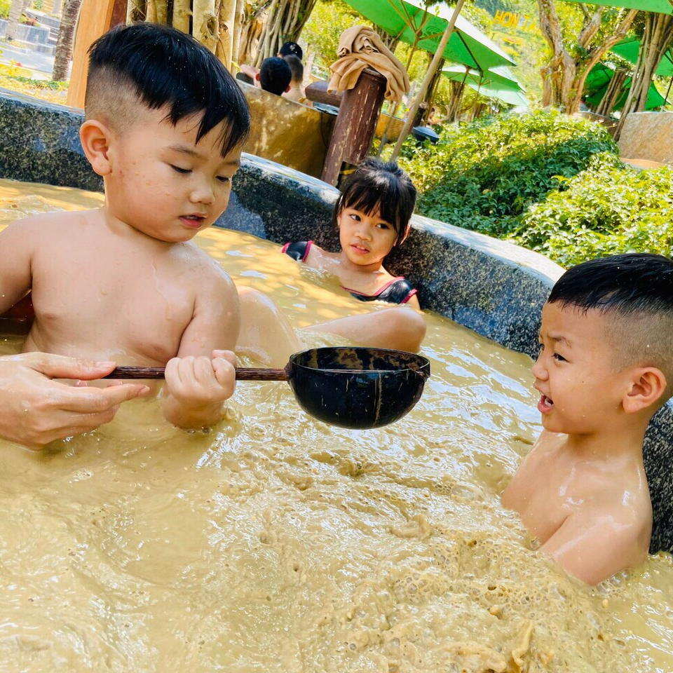 Vé Tắm Bùn Hòn Tằm - Merperle Hòn Tằm Resort Nha Trang 5*.
