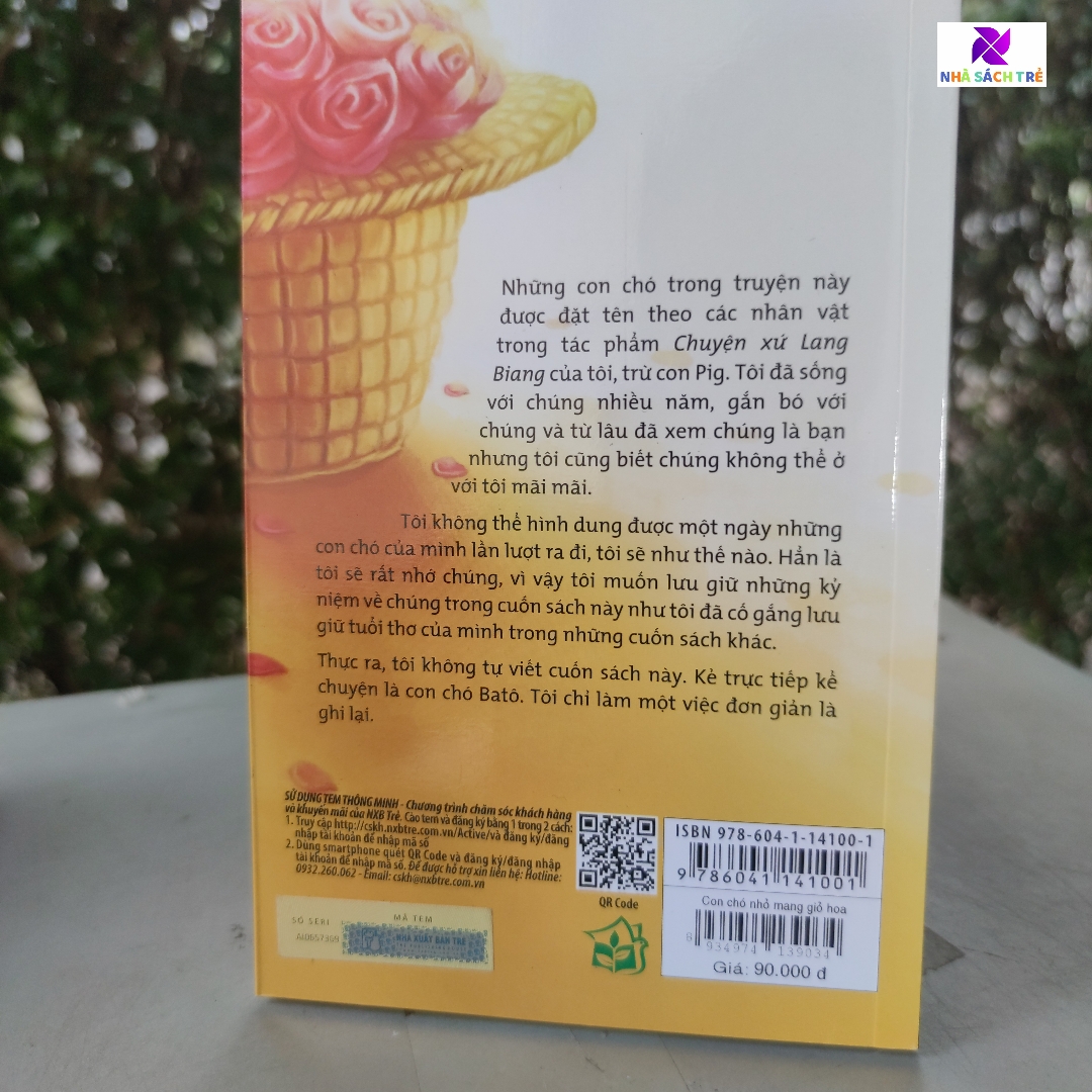 Con Chó Nhỏ Mang Giỏ Hoa Hồng (Bìa Mềm)