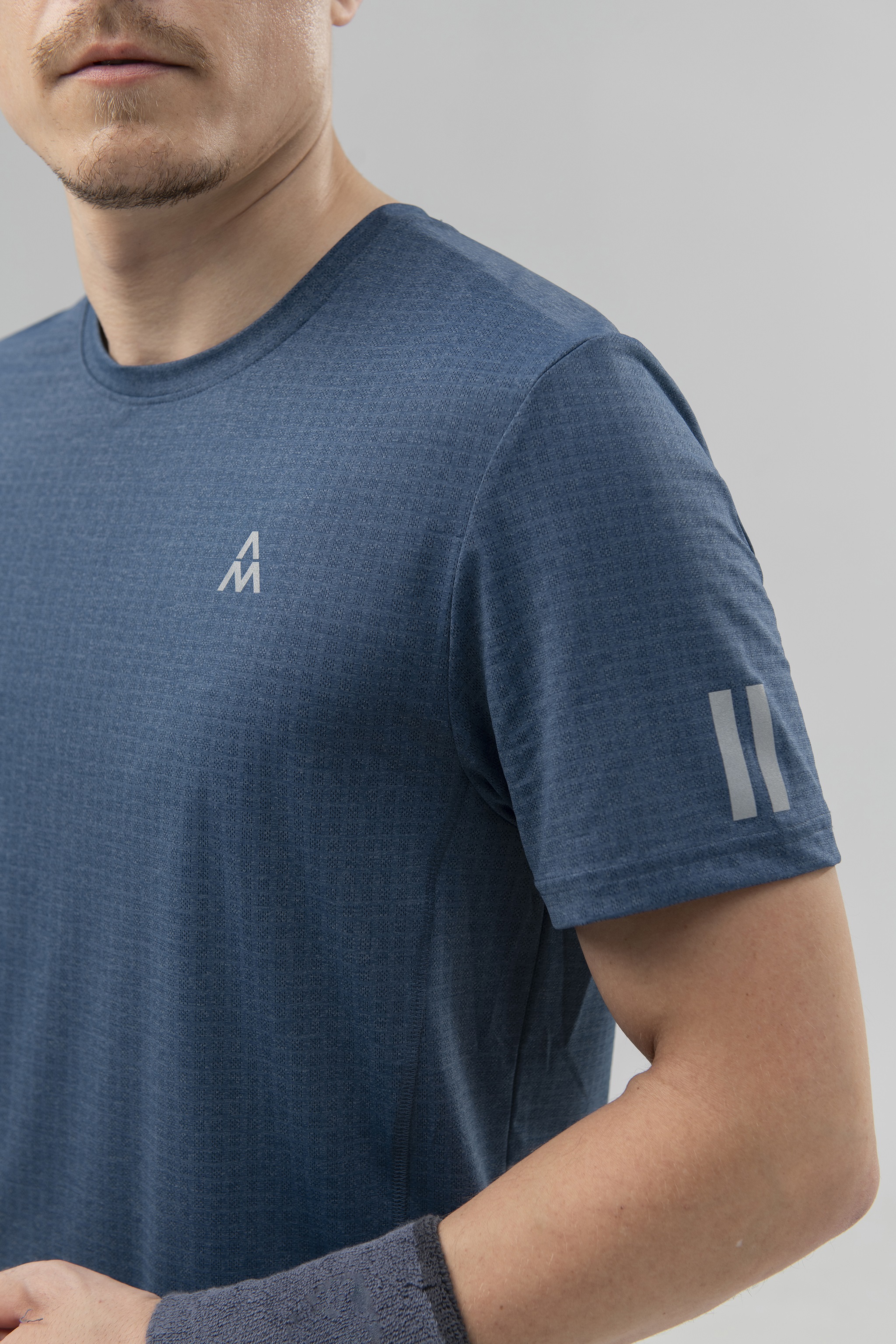 Áo Tshirt nam ngắn tay AM TSM221 cổ tròn thoáng khí, không bai xù, nhanh khô, co giãn tốt
