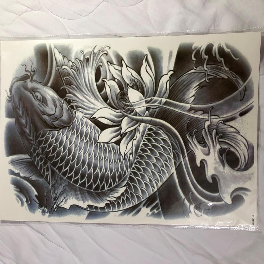 Hình xăm dán kín lưng cao cấp cá chép trắng đen trắng đen 34x48cm- tặng bắp tay xinh 15x21cm