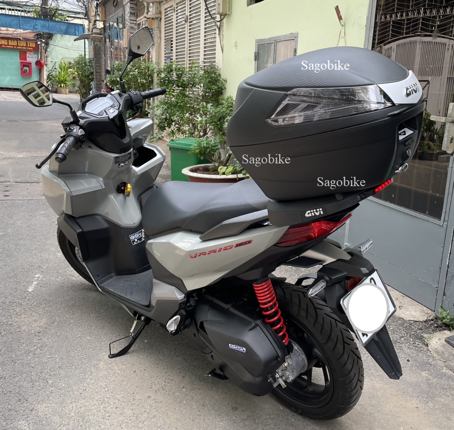 Thùng xe Vario 160, thùng givi B34NT kèm đế M7MN-S có đèn stop