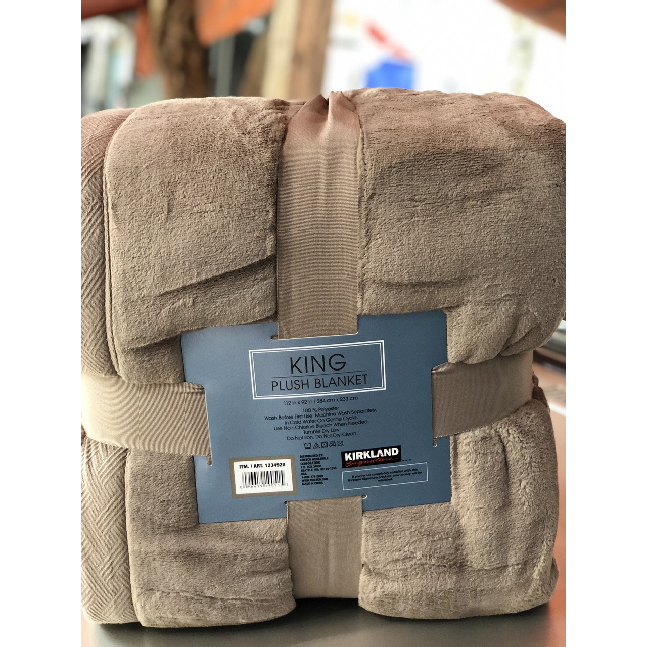 Chăn lông cừu KirkLand Plush Blanket King 284cm x 233cm của Mỹ