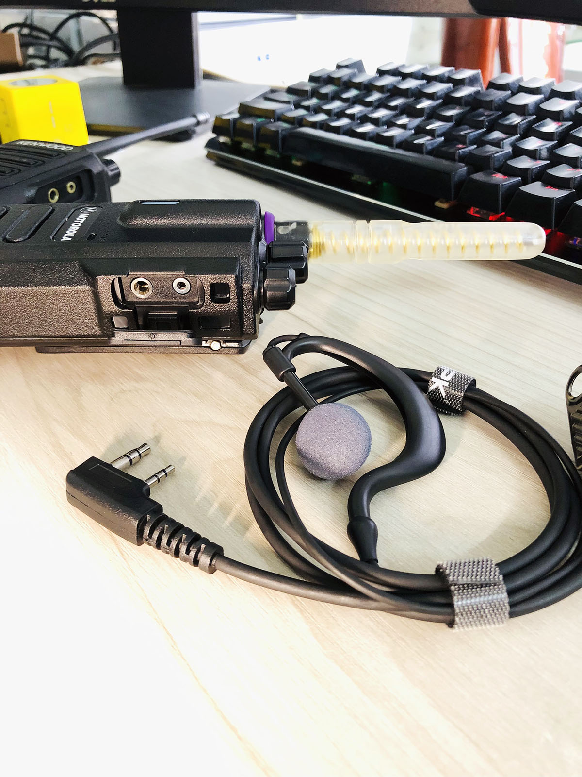 Tai nghe bộ đàm Motorola | Tai nghe kèm Mic cho bộ đàm Motorola - Hàng nhập khẩu