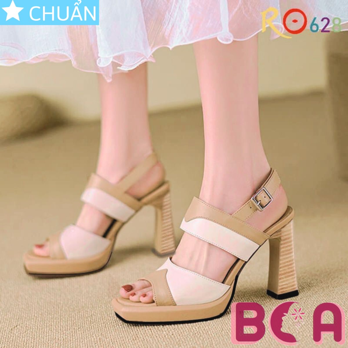 Sandal cao gót nữ phối màu 8 phân RO628 ROSATA tại BCASHOP gót kiểu gỗ nhìn sang và độc lạ, quai sau cài tiện lợi