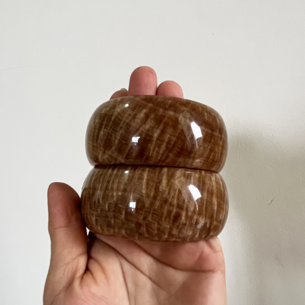 Vòng tay cẩm thạch màu vàng ngọc thật cho mệnh Kim và Thổ cao 2.7-3cm vongtaymenhkim