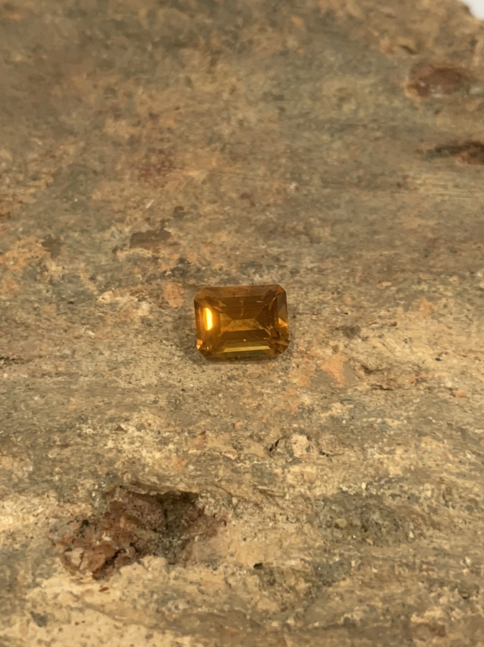 Viên đá thạch anh vàng (Citrine) thiên nhiên_HA-G000505