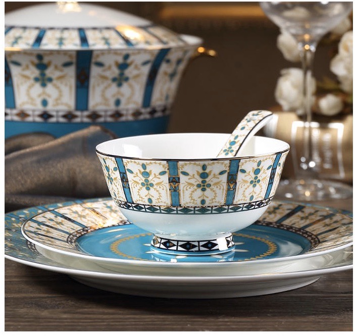 Bộ bàn ăn 46 chi tiết họa tiết hoa văn xanh cổ điển men sứ xương mạ vàng cao cấp phong cách Châu Âu