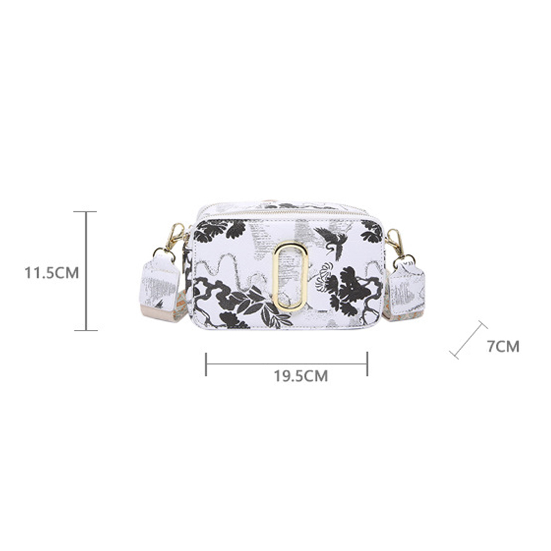 Túi đeo chéo nữ phong cách dễ thương – BEE GEE DCNU1091