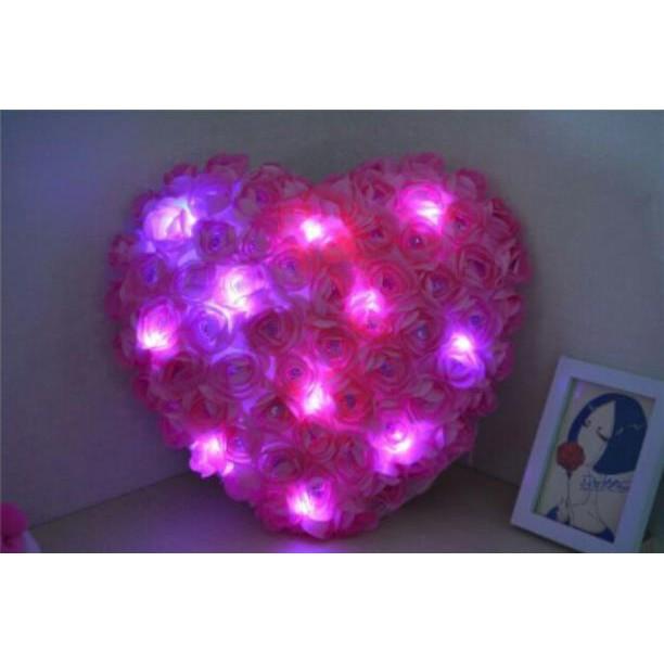 Gối trái tim có đèn