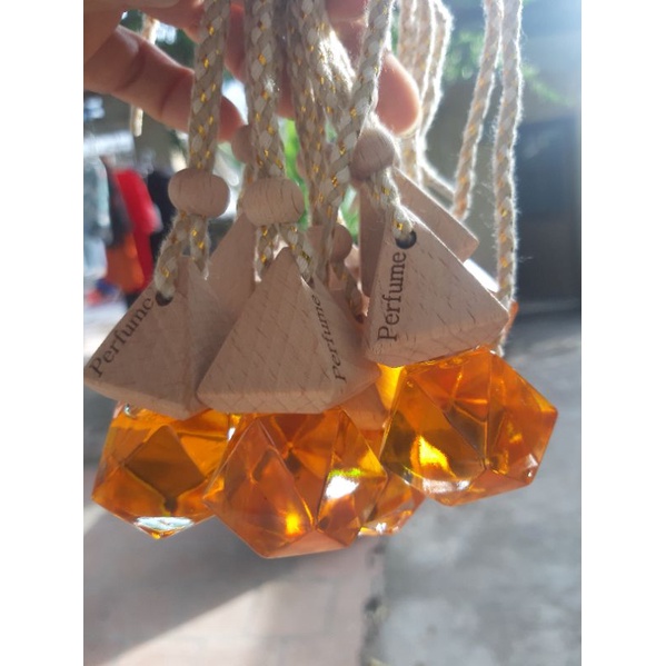 Tinh dầu treo xe ô tô