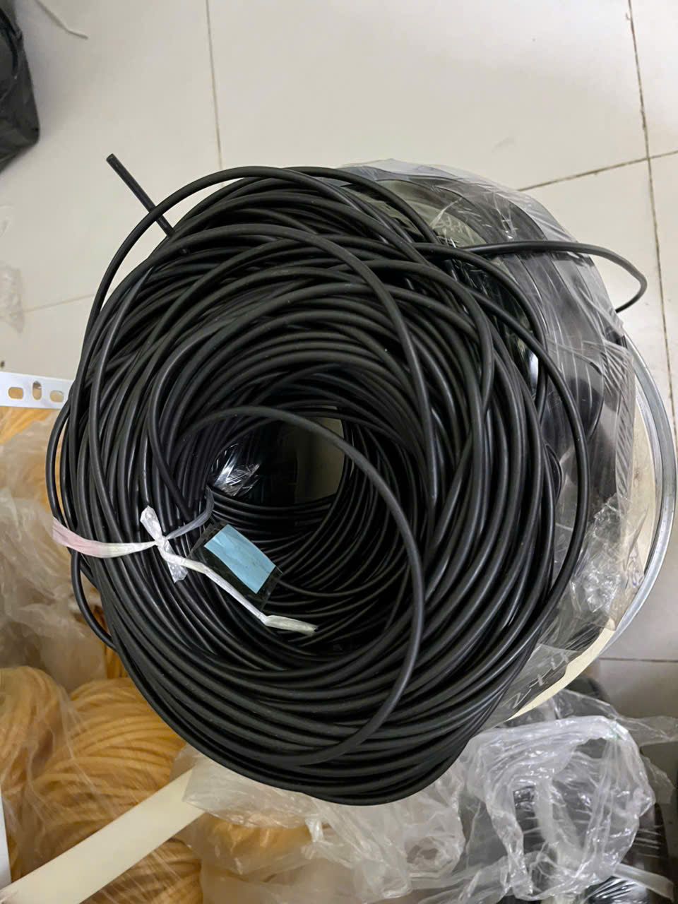 Ống đặc cao su fluoro, Dây Ron cao su flo chịu nhiệt độ cao chống ăn mòn mạnh, kháng acid và kiềm mạnh