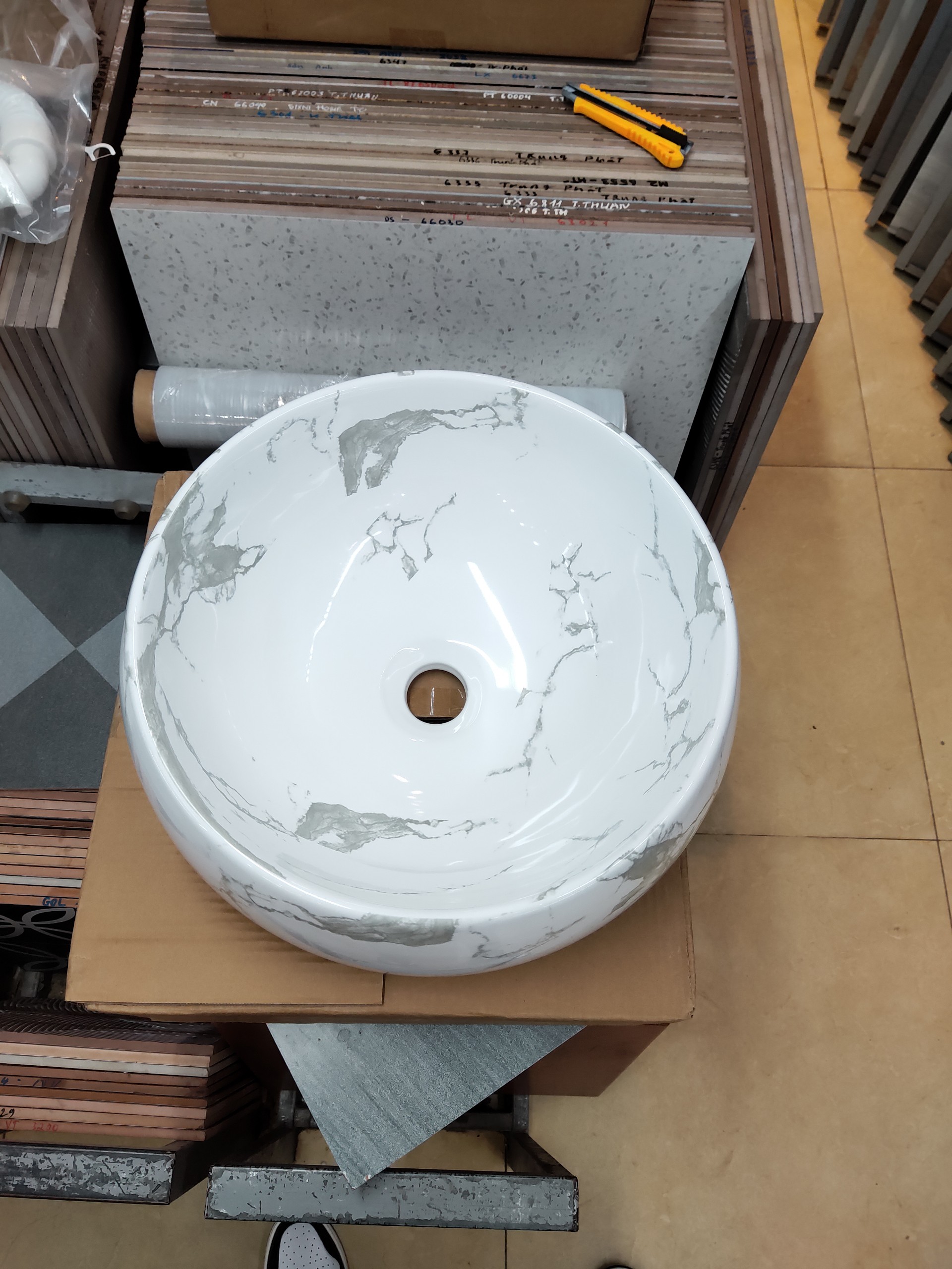 CHẬU ĐẶT BÀN LAVABO HÌNH TRÒN VÂN KHÓI CAO CẤP