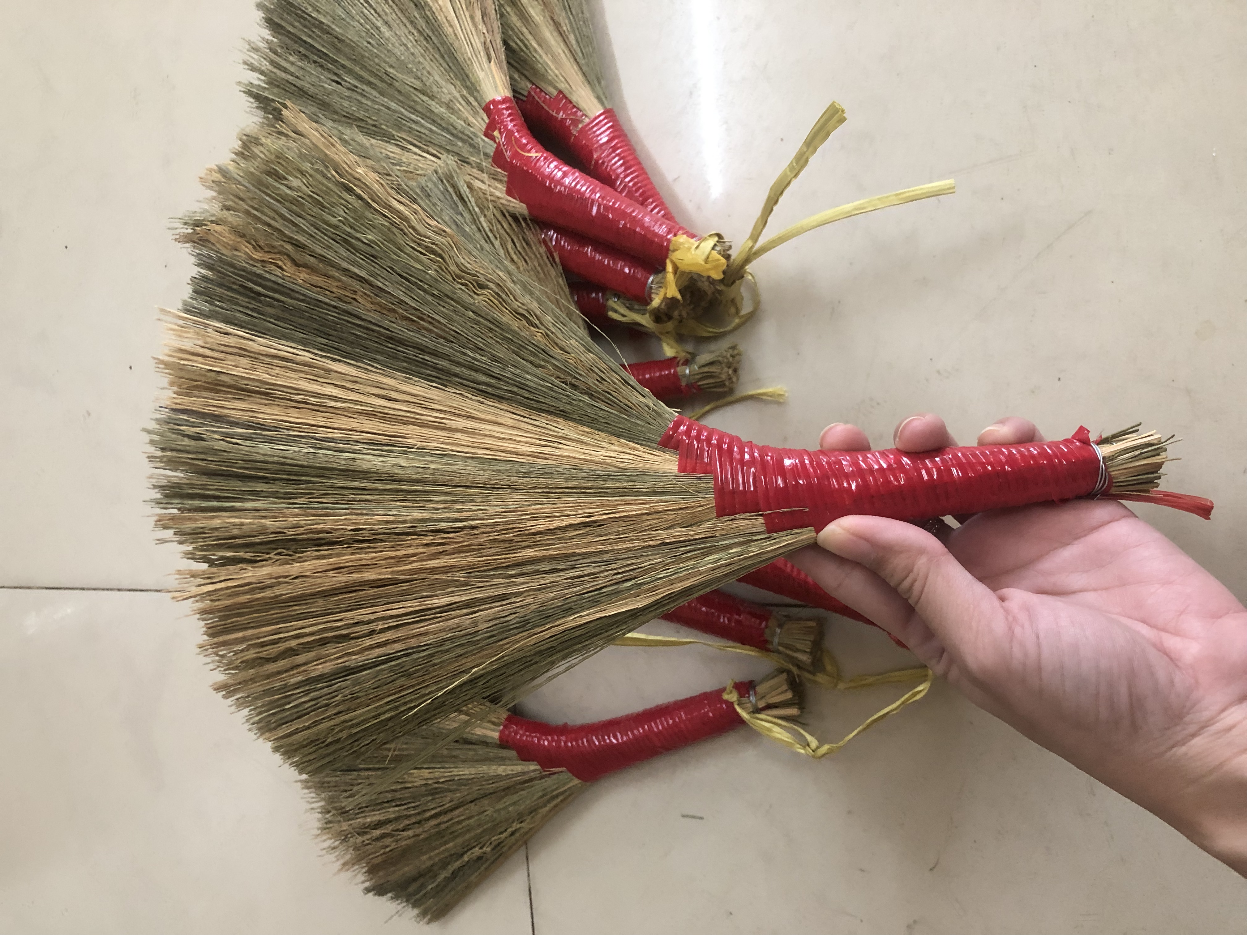 CHỔI CỎ MINI QUÉT BẾP