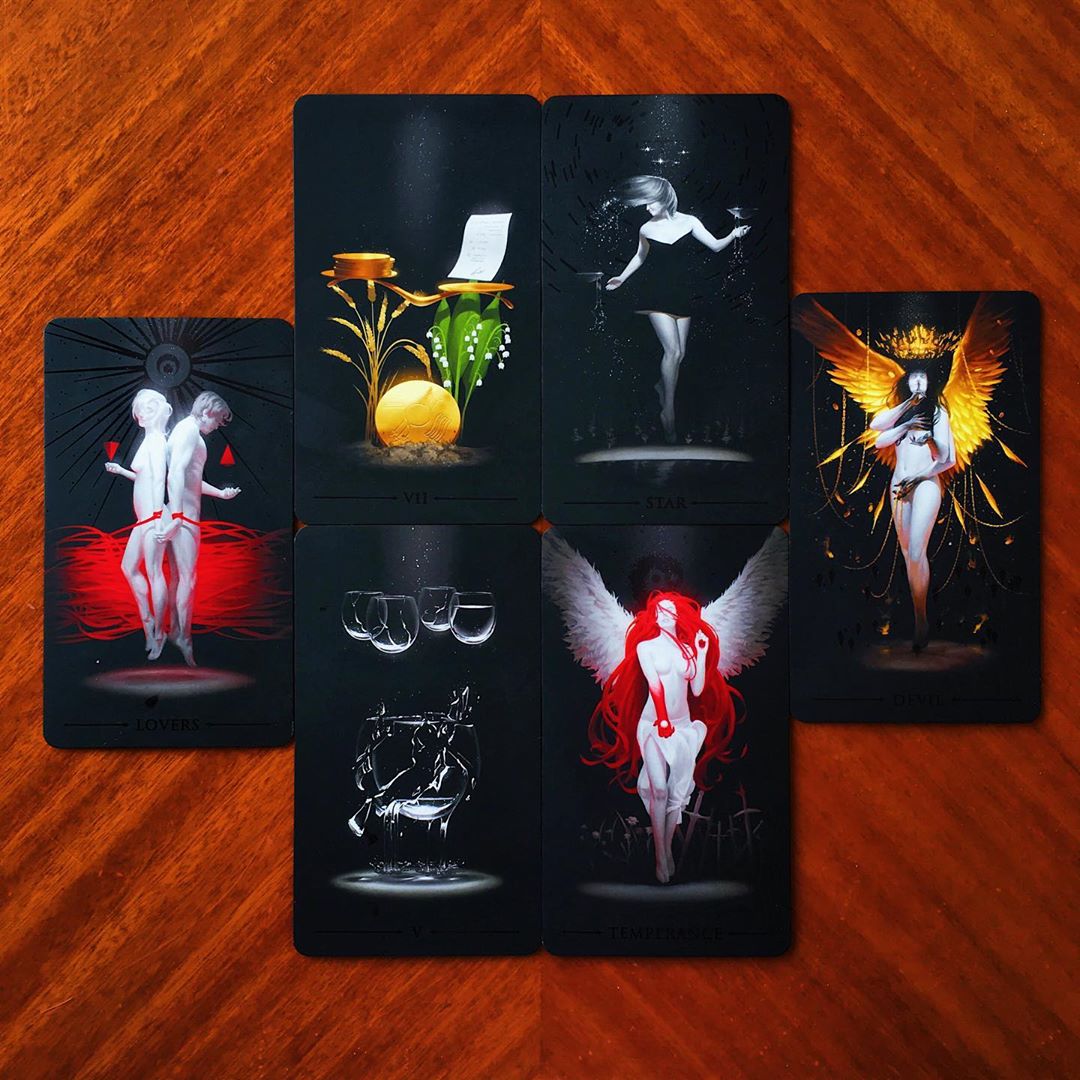 Bộ bài True Black Tarot