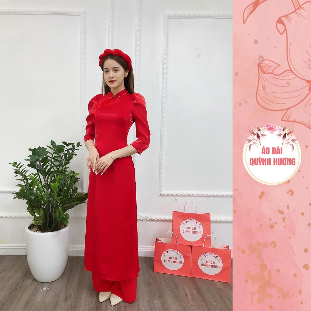 Áo dài voan tơ óng cổ truyền thống đính hạt cổ và hoa rủ màu đỏ