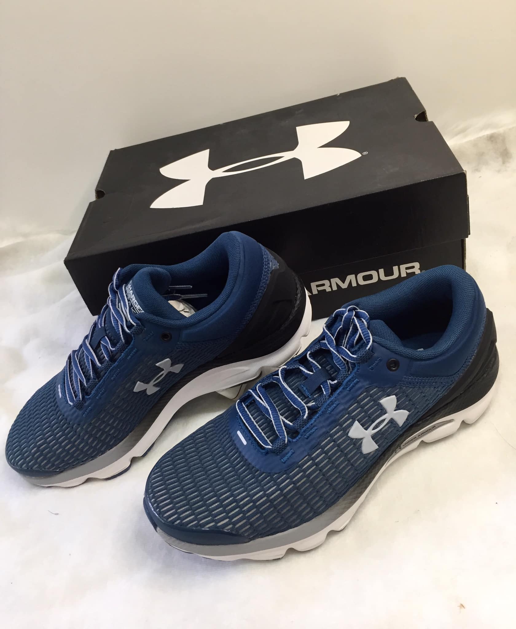 Giày sneaker nam Under Amourr chinh hãng xách tay Mỹ