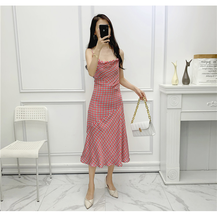 Đầm 2 dây họa tiết caro quyến rũ - A18F