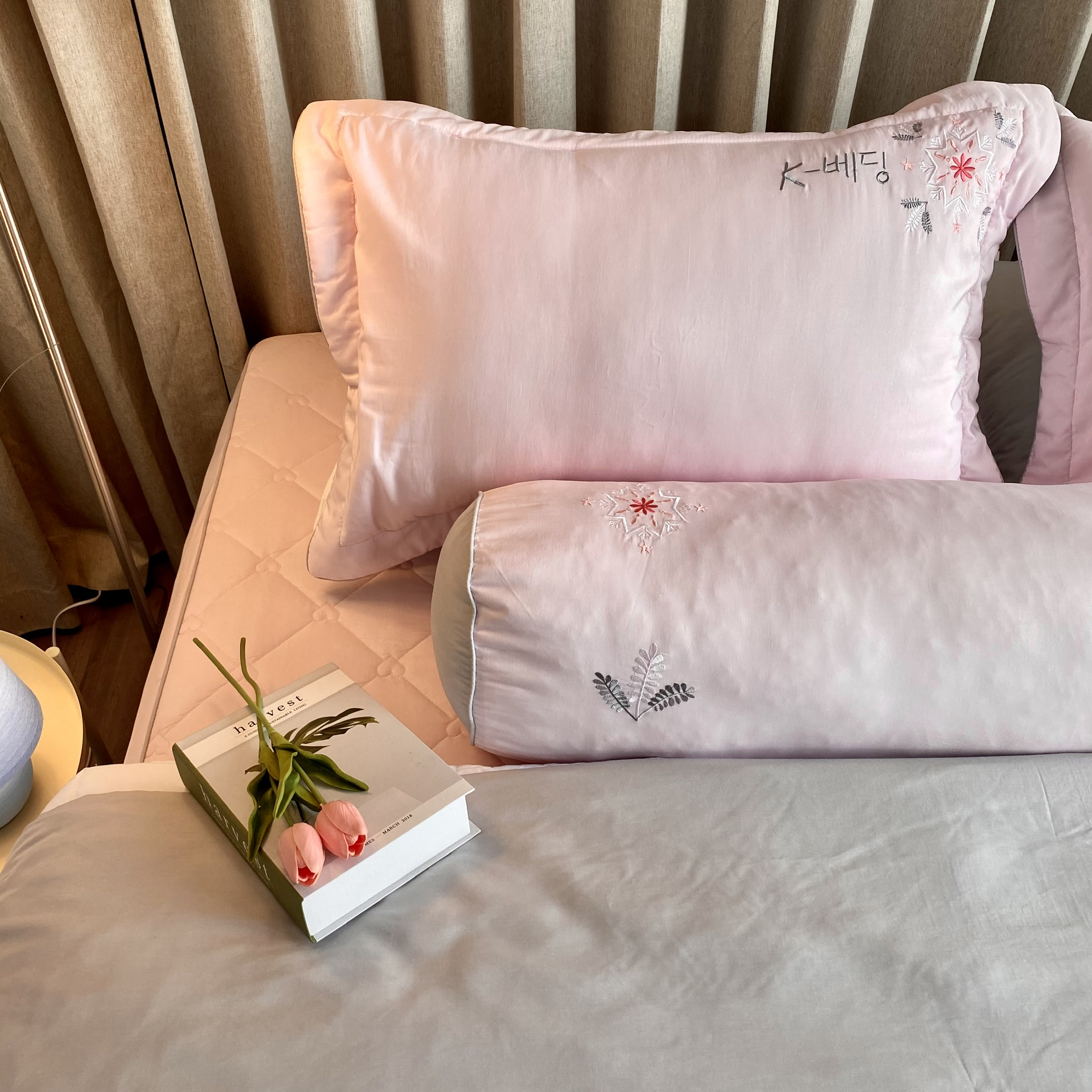 Chăn bốn mùa Hàn Quốc K-Bedding by Everon MicroTencel Hồng phối Xám KMTS101 200*220cm