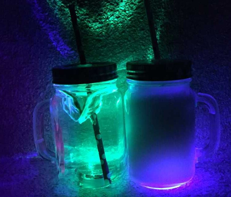 Ly Thủy Tinh Có Nắp Và Ống Hút