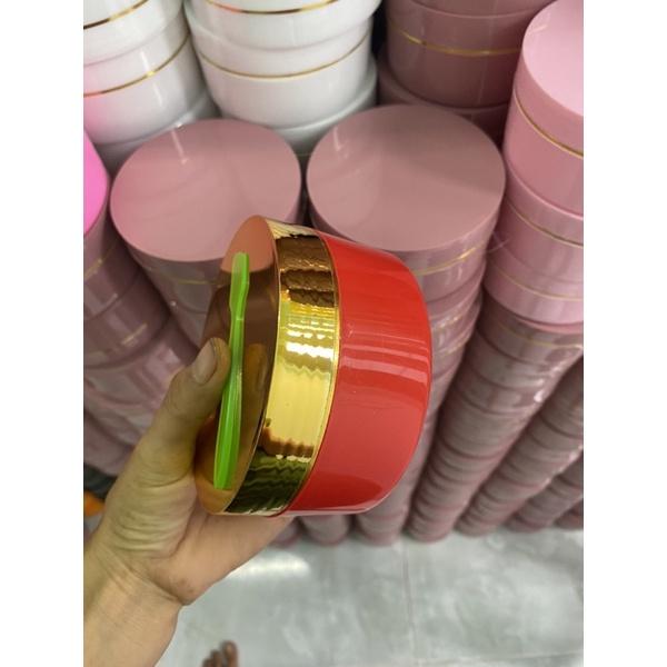 Hủ 200gr thân đỏ nắp vàng-tặng muỗng múc kem