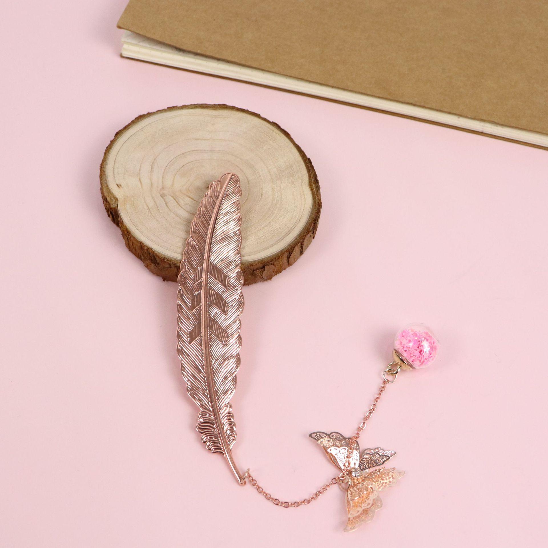 Bộ 3 thẻ đánh dấu bằng lông vũ bằng kim loại với Mặt dây chuyền hình con bướm và hạt thủy tinh 3D