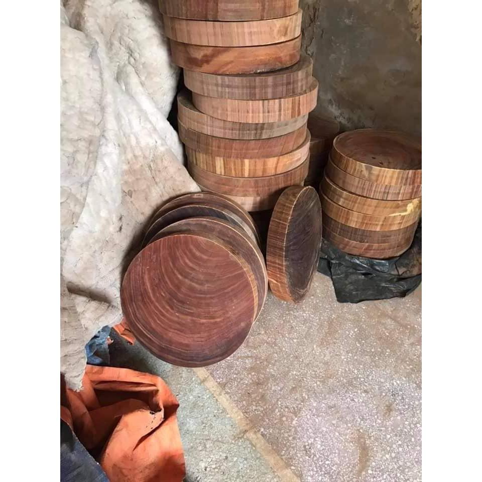 Thớt gỗ nghiến đá (đường kính 39cm, dày 5cm)