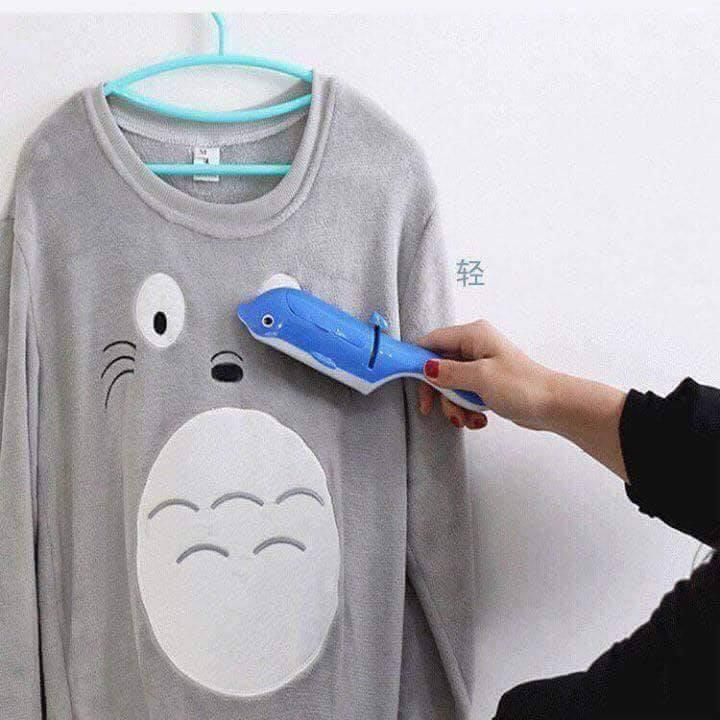Dụng cụ lăn bụi Quần Aó Hình Con Cá Heo