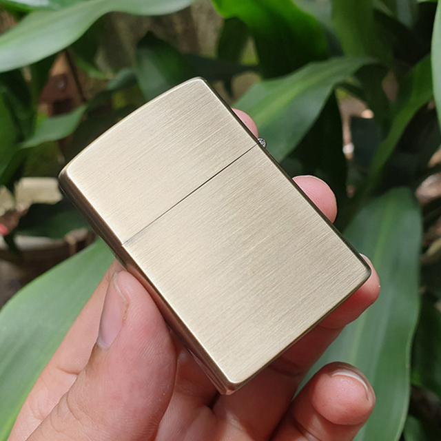 Combo Hộp Quẹt Bật Lửa Xăng Đá Z8591 Họa Tiết Hình Cây Đàn + Tặng Bình Bơm Xăng Chuyên Dụng Cho Bật Lửa