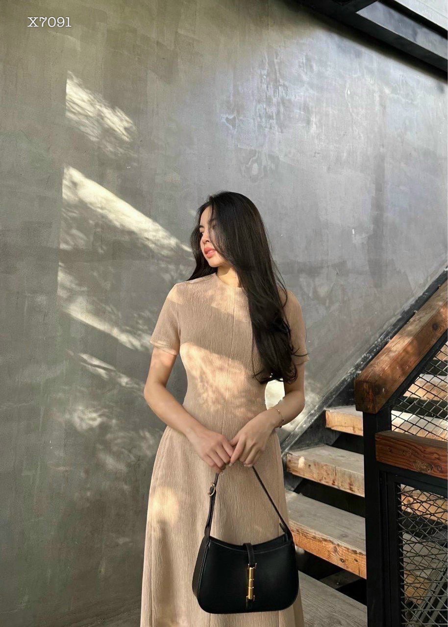 ĐẦM ĐEN DÀI MIDI SUÔNG TRƠN CỔ TRÒN TAY NGẮN ÔM BODY ĐI TIỆC ĐI CHƠI ĐI BIỂN DẠO PHỐ