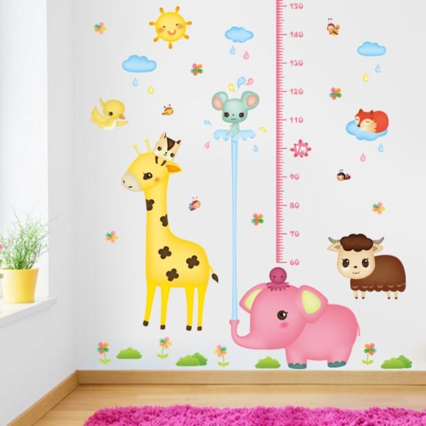 Decal trang trí tường - Thước đo hươu cao cổ cùng những người bạn thú