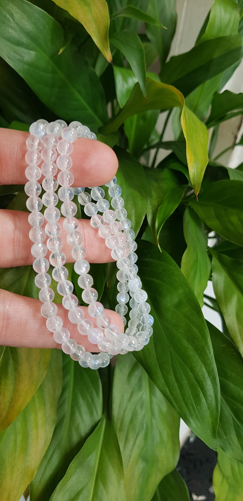 Vòng tay nữ moon vip quấn 3 vòng trắng ánh xanh nhẹ size hạt 5mm hợp nữ mệnh kim mệnh thuỷ đeo đẹp may mắn tốt sức khỏe công việc ạ