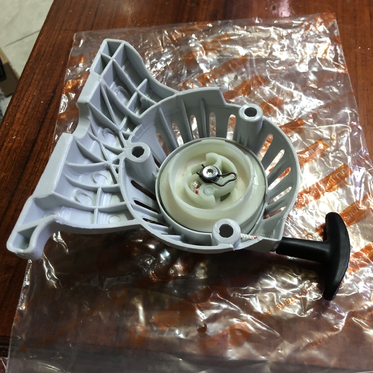 Ốp giật khởi động dùng cho  máy cưa xích STILH FS87 FS90 FS110 FS130